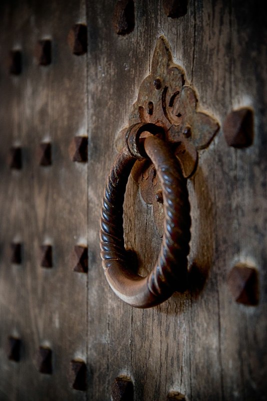  Tom Bradley - Knocking at the door 