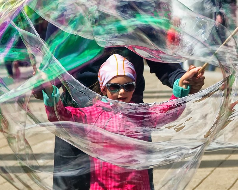  Susan Hall - Big Bubbles 