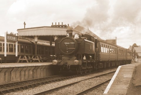  F Chapman - 9466 in dereham station 